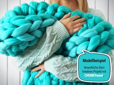 CHUNKY Wolle Decke Modellbeispiel in chunkyblue blau