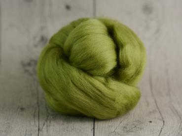 CHUNKY wool asparagus green 100 % virgin wool from the merino sheep