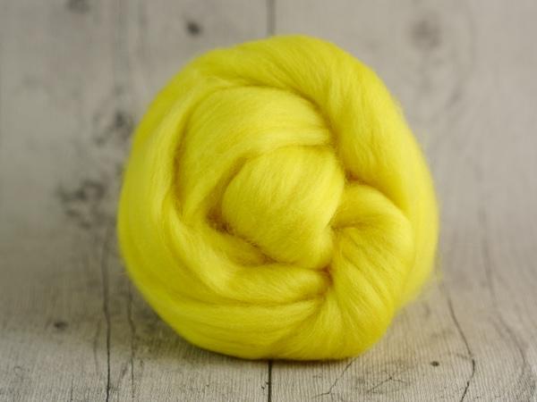 CHUNKY wool lemon yellow 100 % virgin wool from the merino sheep